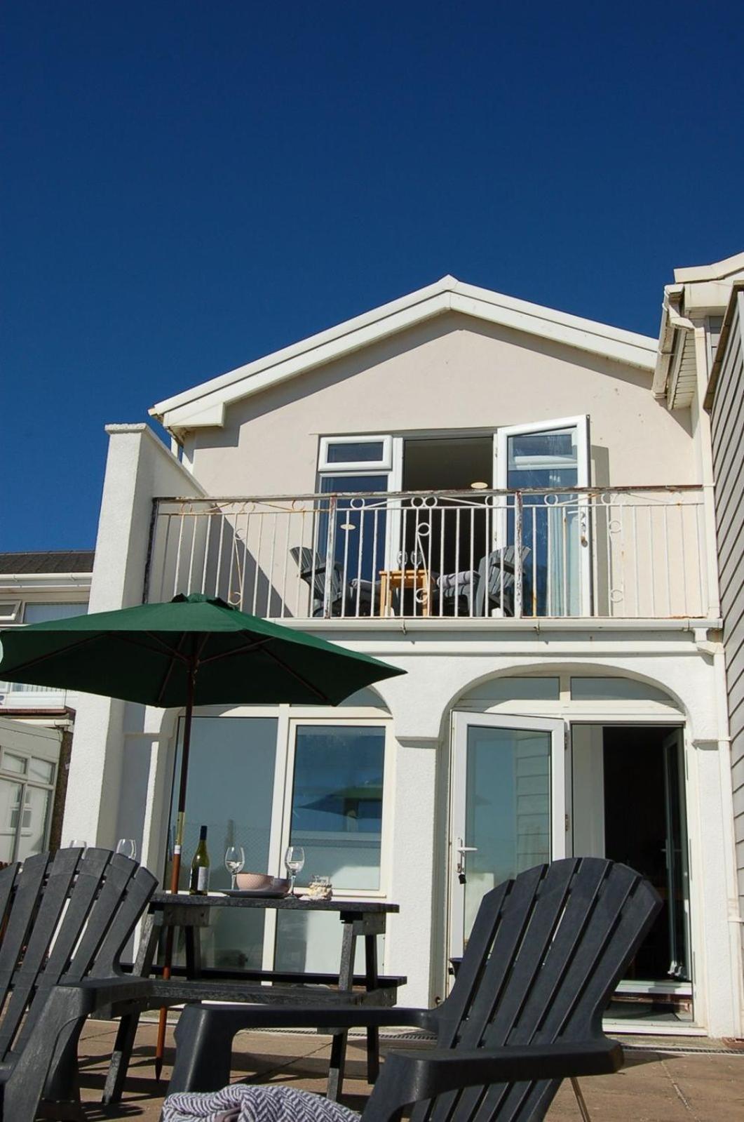 Sunny Side Up Beach House In Tywyn Exterior photo