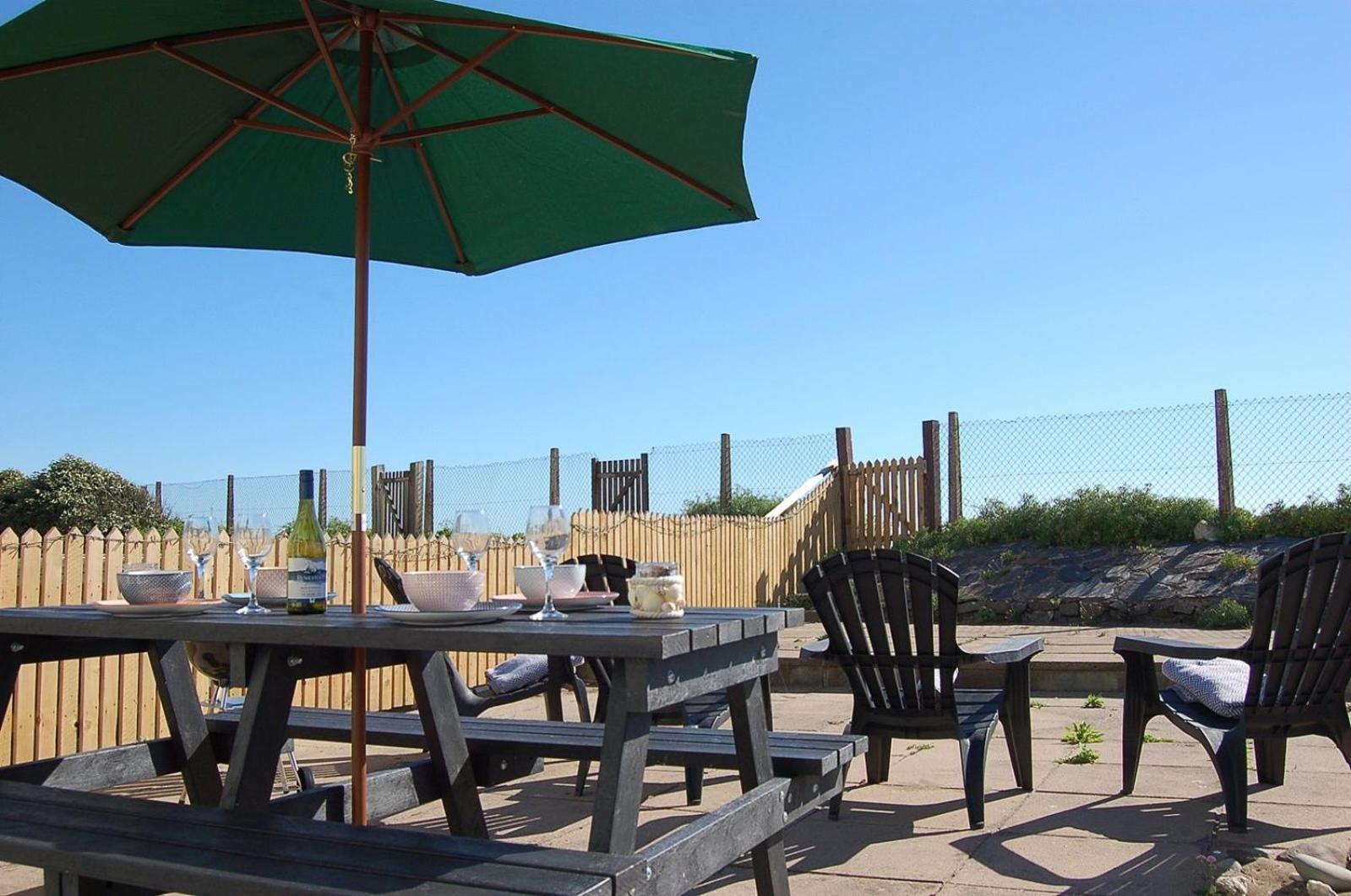 Sunny Side Up Beach House In Tywyn Exterior photo