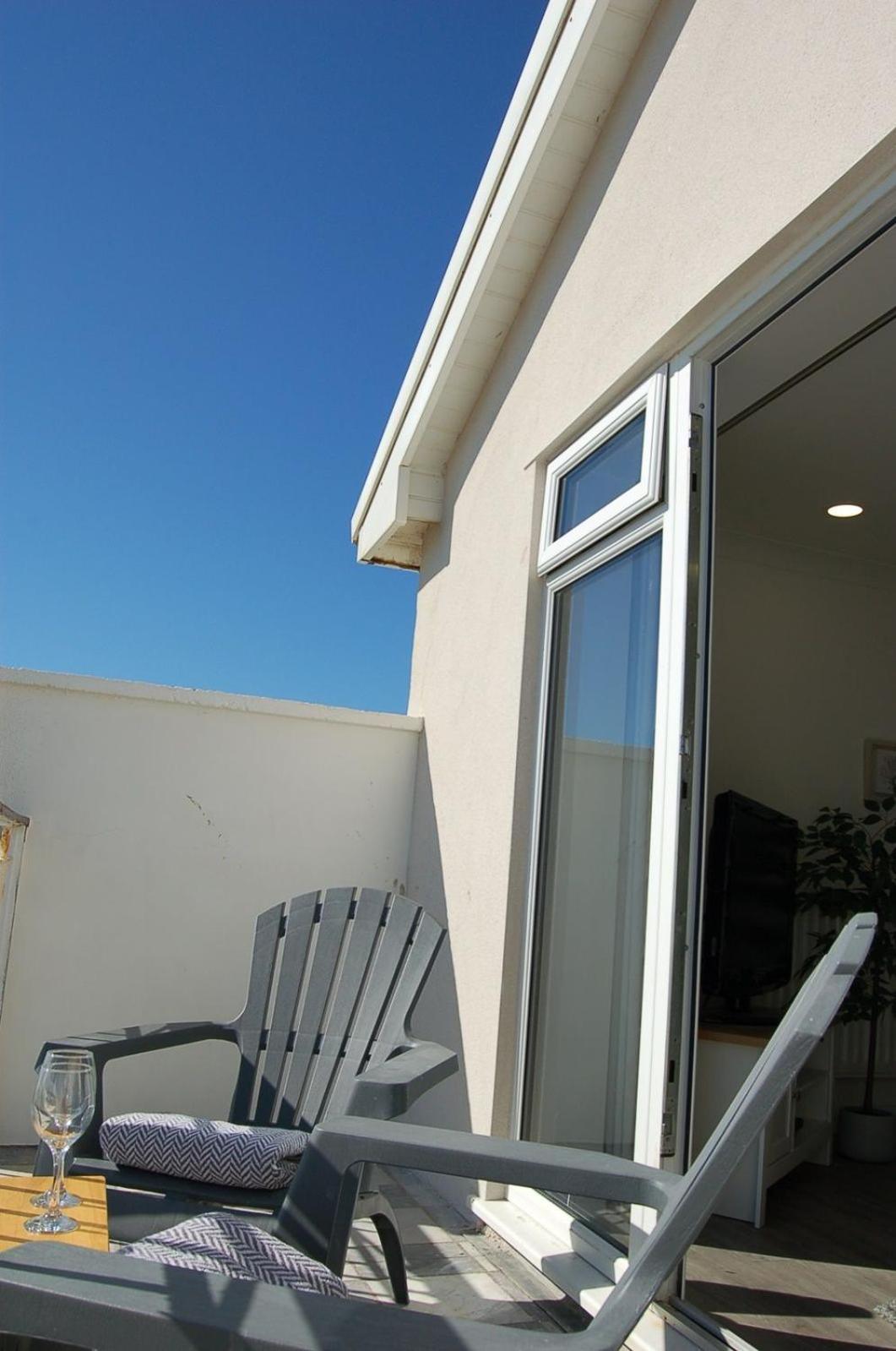Sunny Side Up Beach House In Tywyn Exterior photo